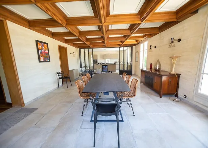 Les Frenes En Provence-Château Zen Avignon